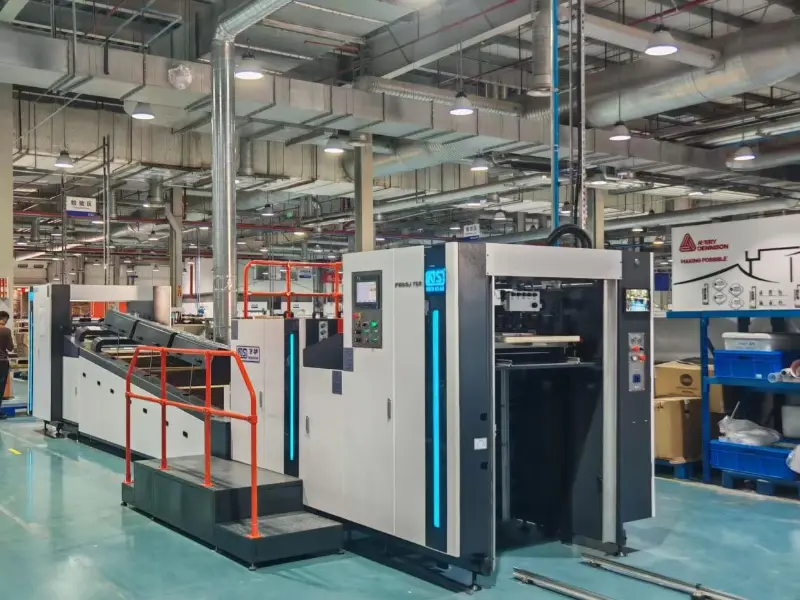 دستگاه جدید ستاره جدید FHSGJ-760 دستگاه لاک تمام اتوماتیک پرسرعت تمام/نقطه ای به مشتری اندونزیایی تحویل داده شد.